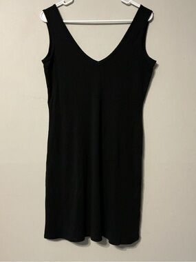 VS Tee Shop Black Dress